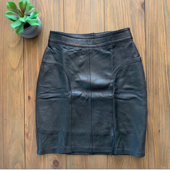 Vintage Black Leather Mini Skirt - Picture 4 of 5